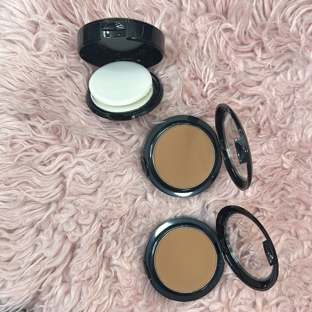 3 Almay compact pressed powder for $12 - Picture 3 of 3